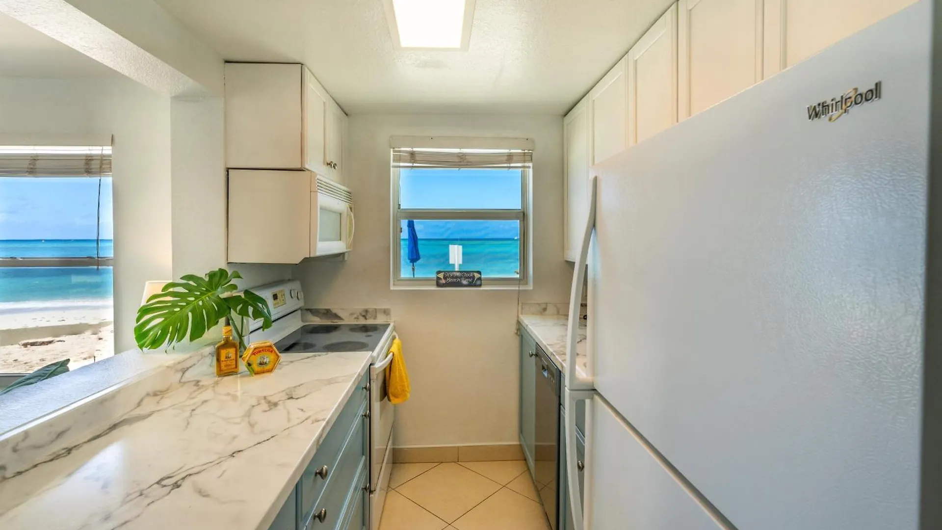 Seagull Condominiums Unit # 1 Grand Cayman Daire